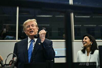 苦境の米共和党、トランプ氏を「中間選挙の顔」に据える賭けに