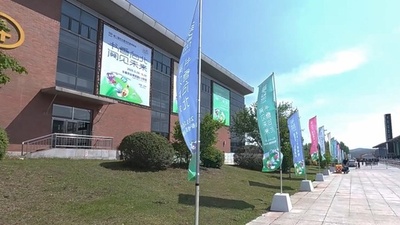 動画:中国・長春ブックフェアに少数民族言語エリア 25言語・千種以上を展示