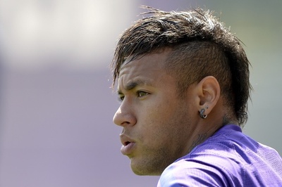 サントス、ネイマールとバルセロナに損害賠償請求