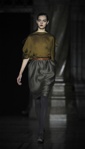 ＜12/13年秋冬ロンドンコレクション＞ニコル ファーリ