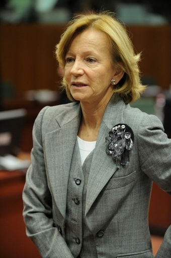 スペイン、12年と13年の経済成長率予測を下方修正 赤字削減目標は維持