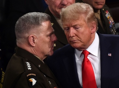 バイデン氏、米軍制服組トップを擁護 中国との電話問題