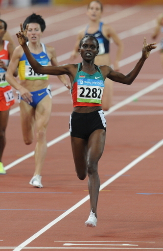 ランガディ 陸上女子1500メートルで金メダル