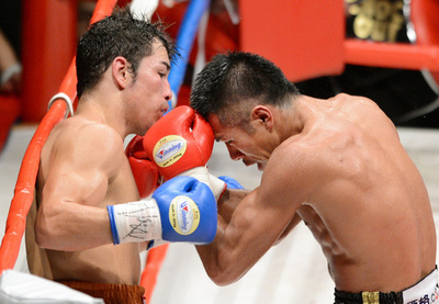 内山がWBA世界スーパーフェザー級王座を防衛