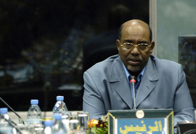 ＜ダルフール紛争＞スーダン大統領、国連・AU部隊「無条件」受け入れを確約