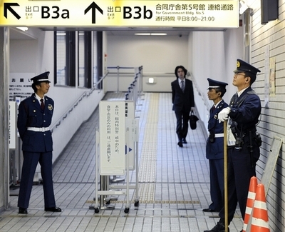 小泉容疑者を殺人容疑などで再逮捕