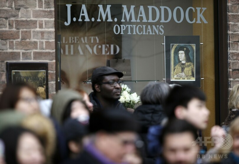 リチャード3世の遺骨を再埋葬、死後530年