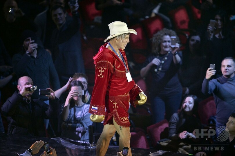 62歳の米俳優ミッキー・ローク、ボクシング復帰戦で勝利