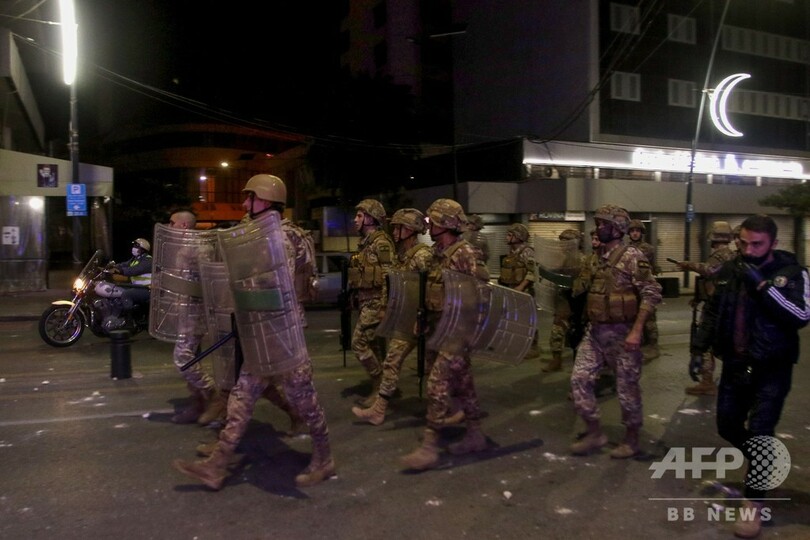 経済危機のレバノン、コロナ封鎖で状況悪化 衝突相次ぐ