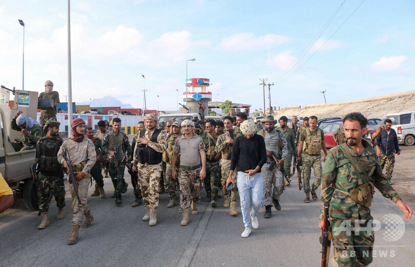 イエメンの南部分離独立派、自治を宣言 暫定政府と決裂