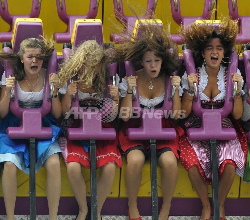 独ビールの祭典が快適に、強力バイオ消臭液登場