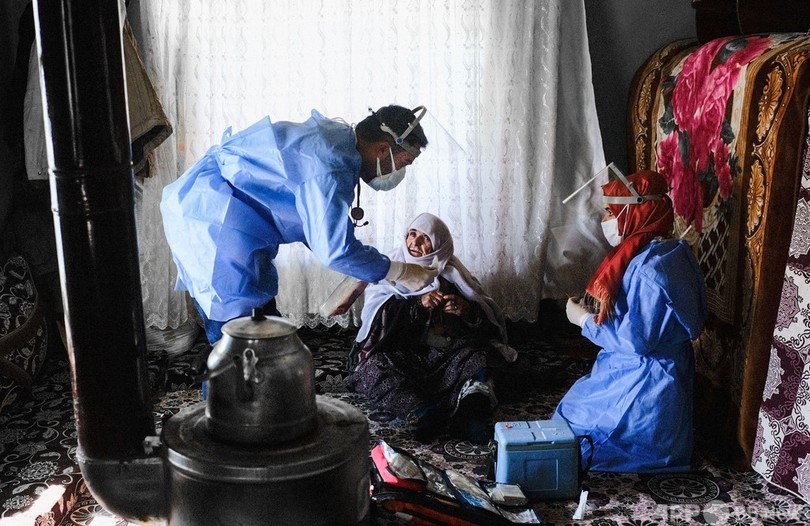 雪山とワクチン恐怖…トルコの医師に立ちはだかる壁