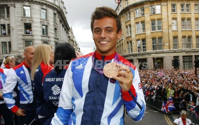 「飛び込み王子」デイリー、男性との交際を明かす