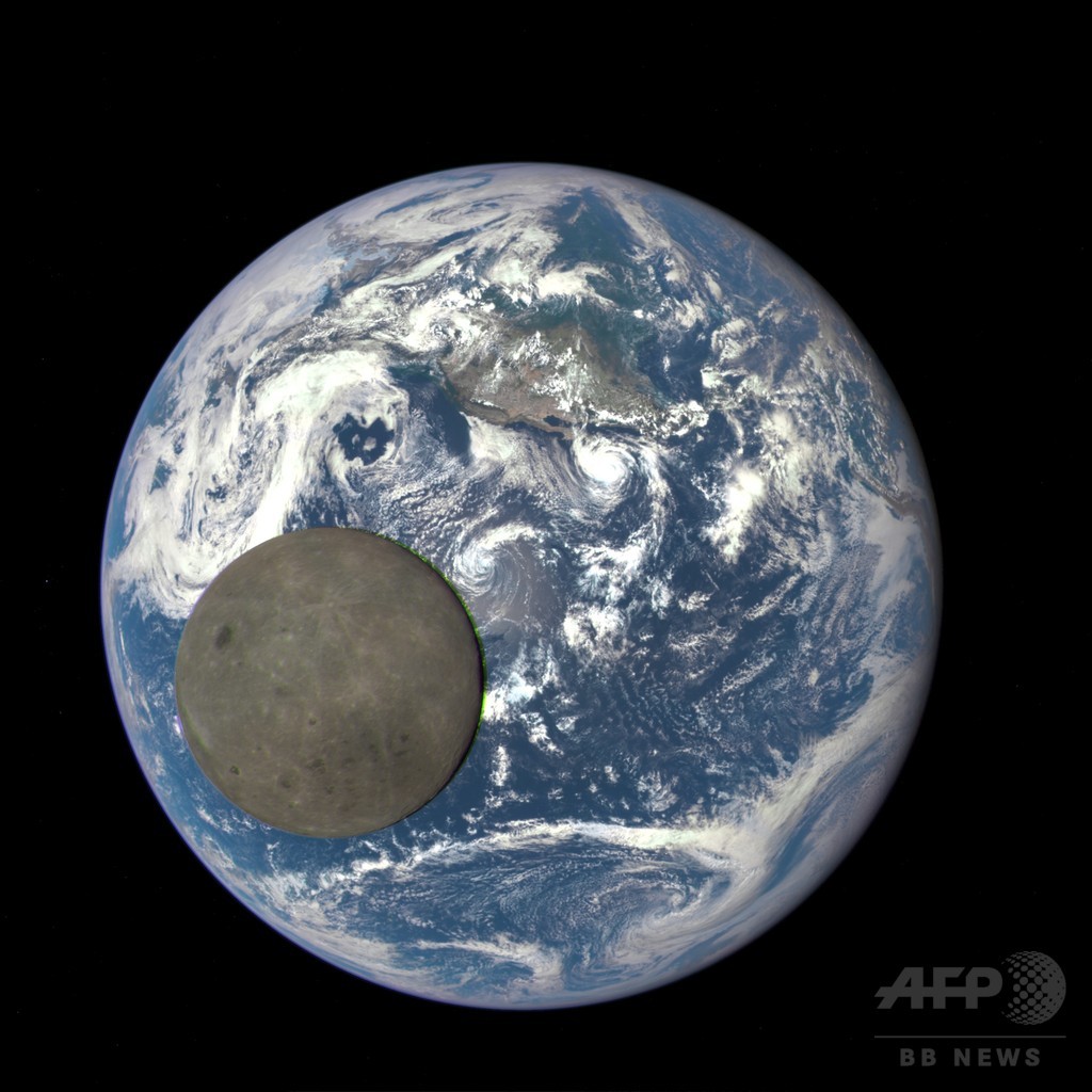 太陽に照らされる月の裏側、米観測衛星が撮影 太陽に照らされる月の裏側、米観測衛星が撮影