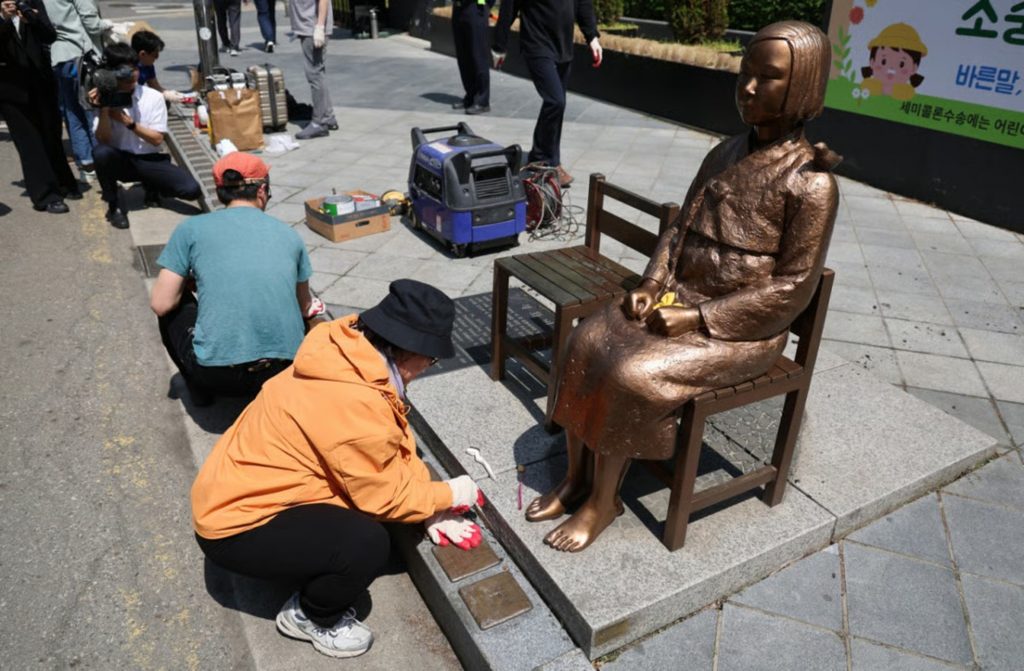 韓国警察、「慰安婦は自発的売春婦」発言、保守団体関係者10人を送検