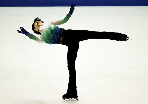 羽生が男子史上初のGPファイナル4連覇！ 宇野が3位表彰台 写真18枚