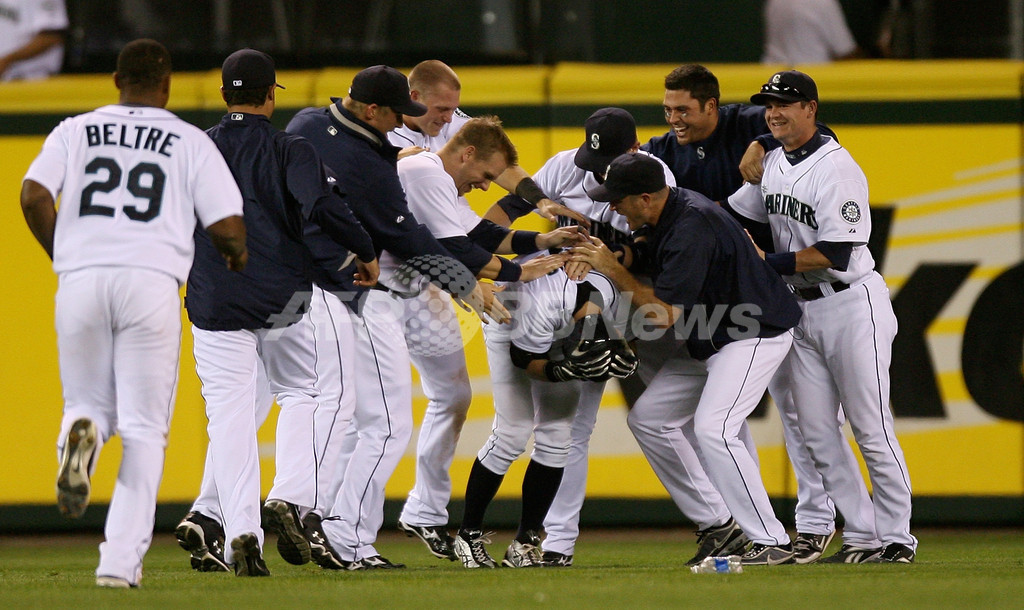 イチロー ホワイトソックス戦延長14回にサヨナラ打 写真10枚