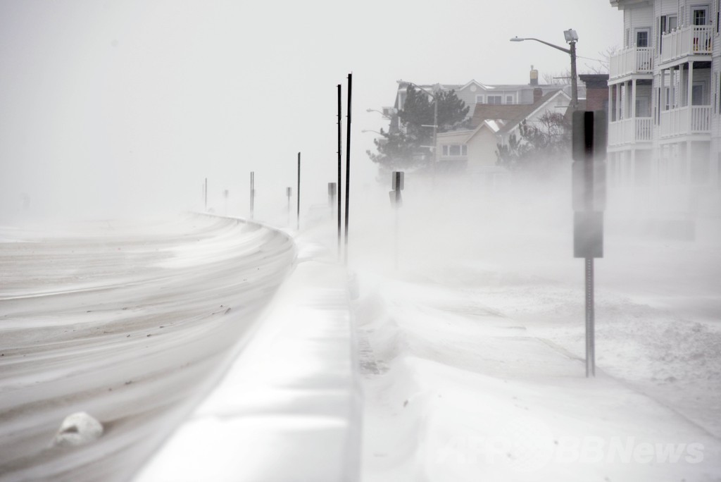 米北東部に暴風雪、2200便が欠航 非常事態宣言も
