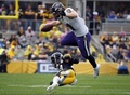 19NFL第5週、ピッツバーグ・スティーラーズ対ボルティモア・レイブンズ。相手選手をかわすボルティモア・レイブンズのヘイデン・ハースト（上、2019年10月6日撮影）。(c)Justin K. Aller/Getty Images/AFP