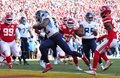 19NFL、AFC決勝、カンザスシティ・チーフス対テネシー・タイタンズ。タッチダウンを決めるテネシー・タイタンズのデリック・ヘンリー（中央、2020年1月19日撮影）。(c)Tom Pennington/Getty Images/AFP