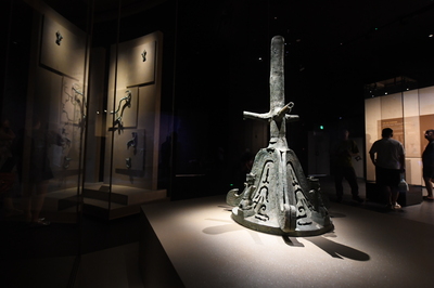 中国・三星堆遺跡、３千年前の青銅神樹をＡＩ技術でデジタル再生
