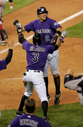 ＜07MLB＞ロッキーズ ダイヤモンドバックスとの延長戦を制し今季初白星 - 米国