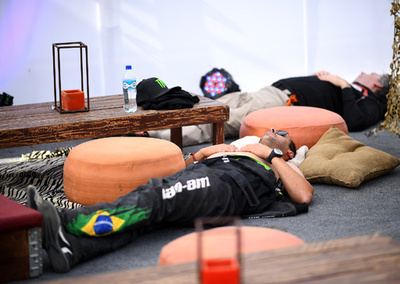 【今日の1枚】お静かに！ ダカールラリーの「幕あい」