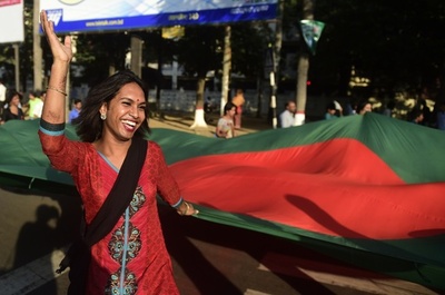 「第三の性」容認1年を記念、バングラデシュ初のプライド・パレード