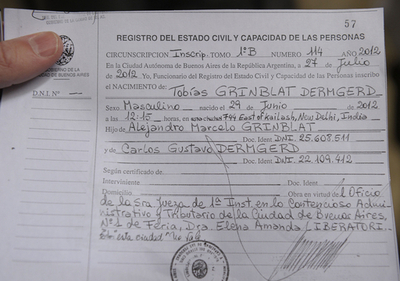 「僕のパパは2人」、アルゼンチンで同性カップルの出生届を受理