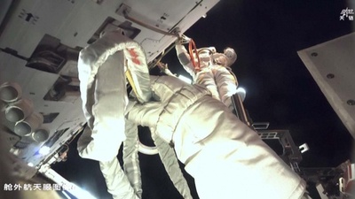 中国の有人宇宙船「神舟20号」乗組員 宇宙ステーションで4回目の船外作業を実施