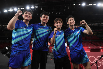 日本が韓国下し銅メダル 五輪卓球男子団体