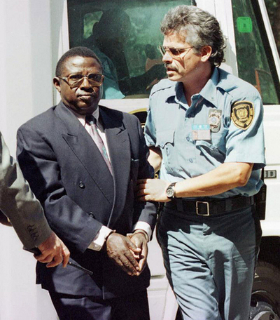 ルワンダ大虐殺の中心人物に終身刑、国際犯罪法廷