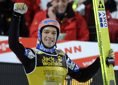 モルゲンシュテルンがジャンプ週間最終戦を制す、総合優勝はコフラー