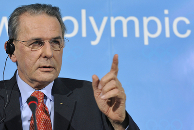 室伏 ライバル失格で繰り上がり銅メダル獲得