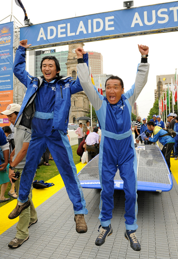 豪大陸縦断ソーラーカーレース、東海大が2連覇