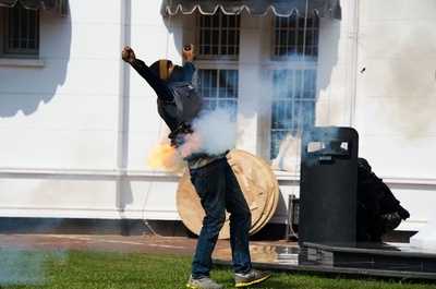 インドネシア警察と軍、合同で対テロ訓練