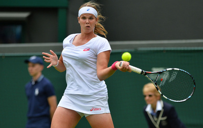 アザレンカ転倒も快勝で2回戦進出、ウィンブルドン選手権