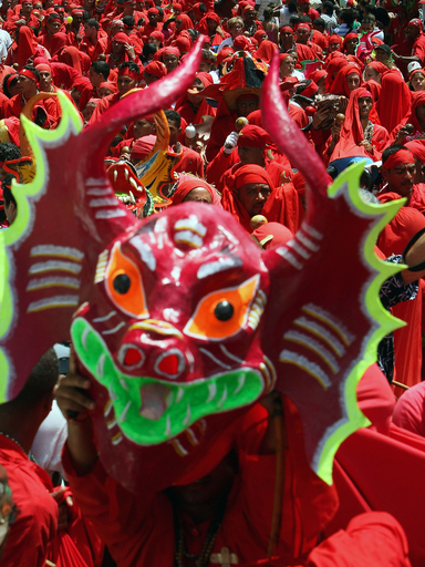 赤い悪魔が踊る、ベネズエラのカトリック聖体祭