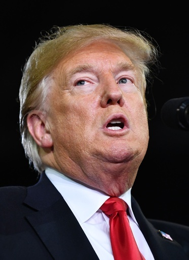 米・東京株式市場急落、トランプ氏「FRBは狂ってしまった」