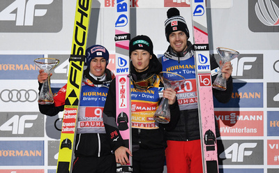 小林陵侑がジャンプ週間3連勝、史上3人目の4戦全勝に王手