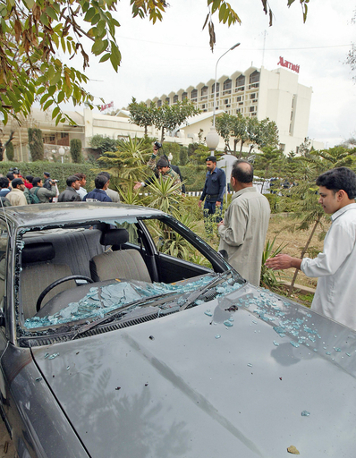 ホテルでの自爆テロ、タリバンが関与か - パキスタン