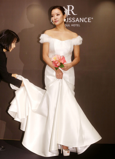 「Clazziquai Project」のホランが結婚