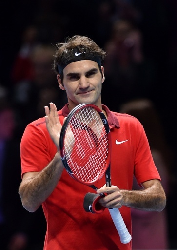 フェデラーがマレーを一蹴、錦織とともにATPツアー・ファイナル4強