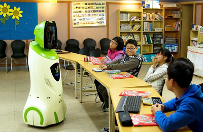 宿題忘れても怒らない？「ロボット教師」が韓国の小学生に人気