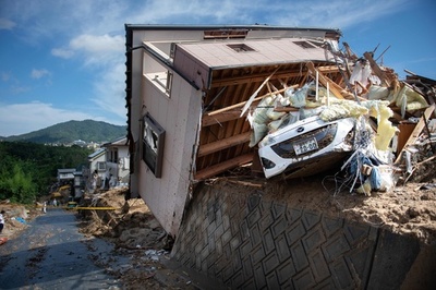 西日本の豪雨、死者87人
