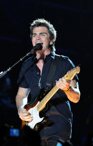 フアネス、コロンビアのスタジアムに登場