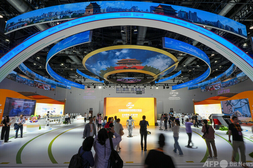 中国のサービス貿易規模、初の1兆ドル突破