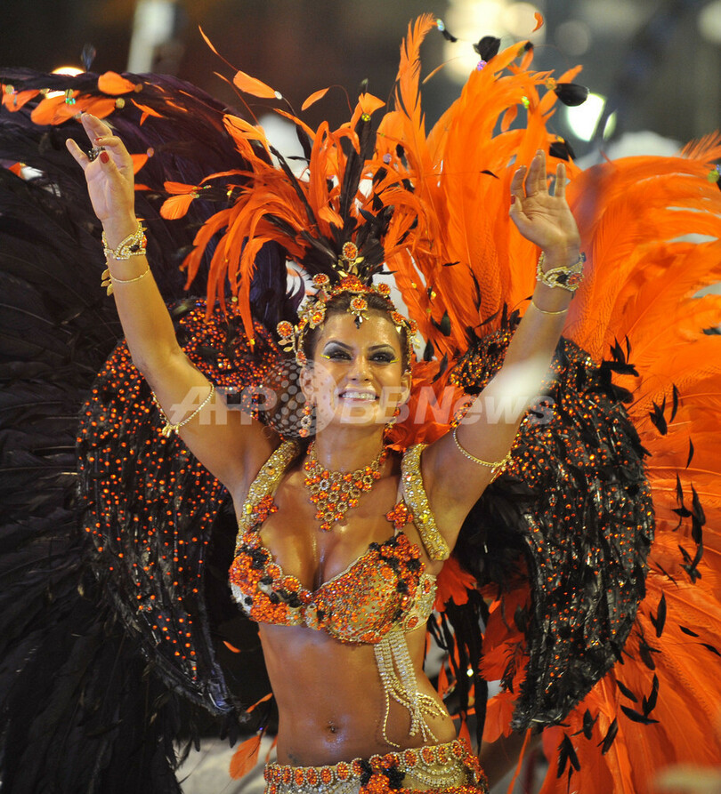 リオのカーニバル、トップサンバチームが登場 ブラジル 写真37枚 国際ニュース：afpbb News