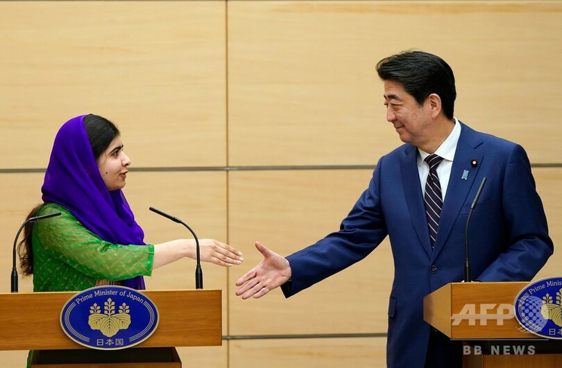 ノーベル平和賞受賞のマララさん、初来日 安倍首相と会談
