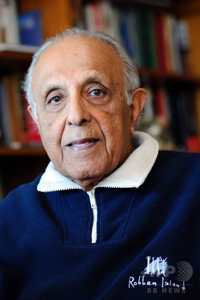 反アパルトヘイト運動、主導者の一人だったカトラダ氏死去 南ア